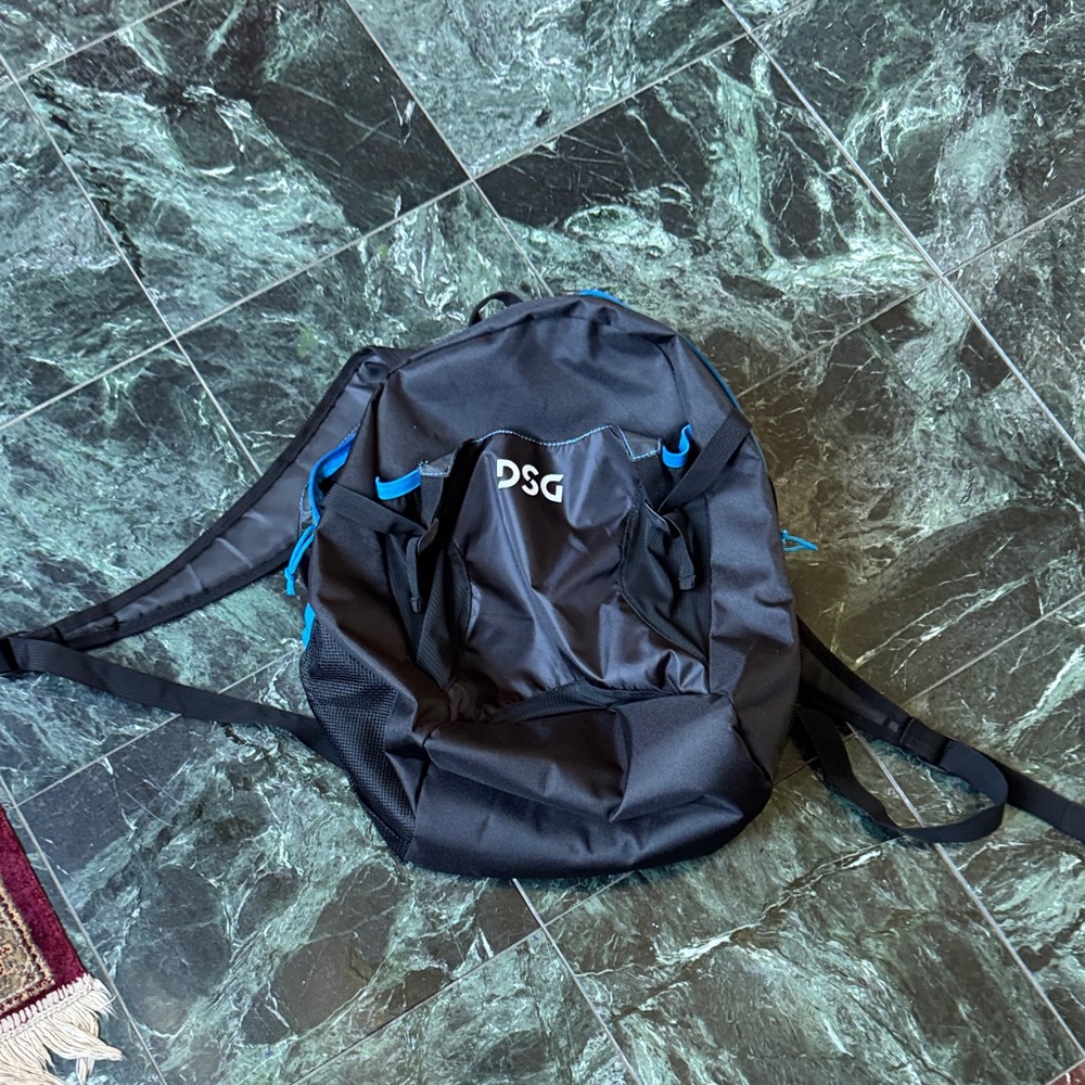 DSG Men's Backpack in Black and Blue nwot soccer bag